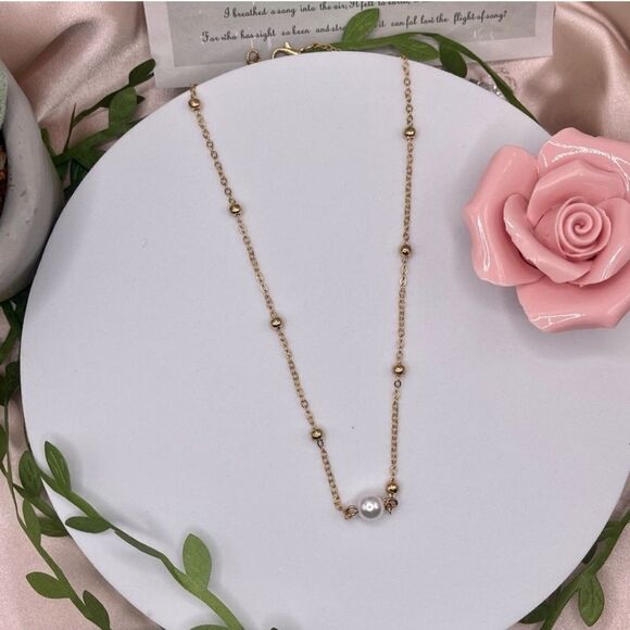 NEW Pearl Gold Tone Necklace - Picture 1 of 3